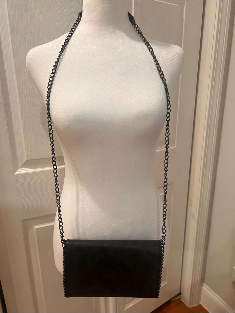 Gunmetal Chain Crossbody Bag - Black Sleek Everyday Shoulder Purse